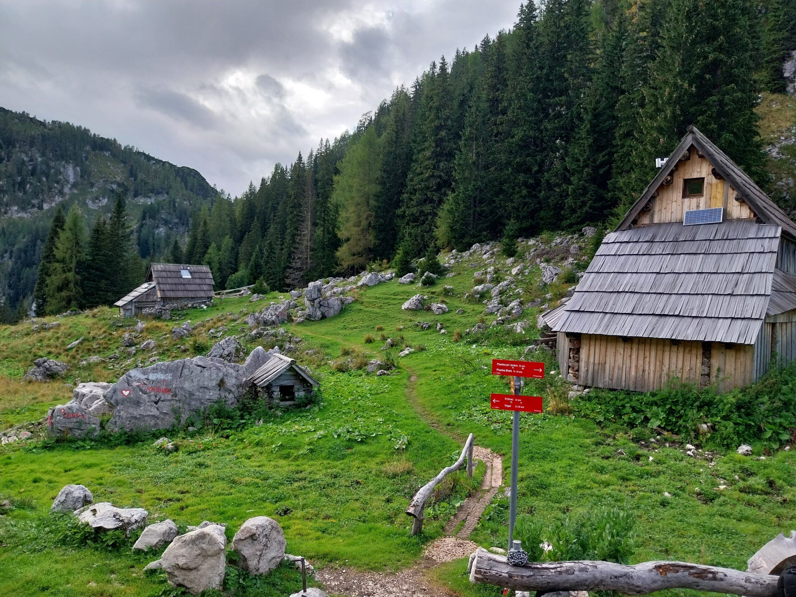Planina Viševnik, Údolí Triglavských jezer, Slovinsko