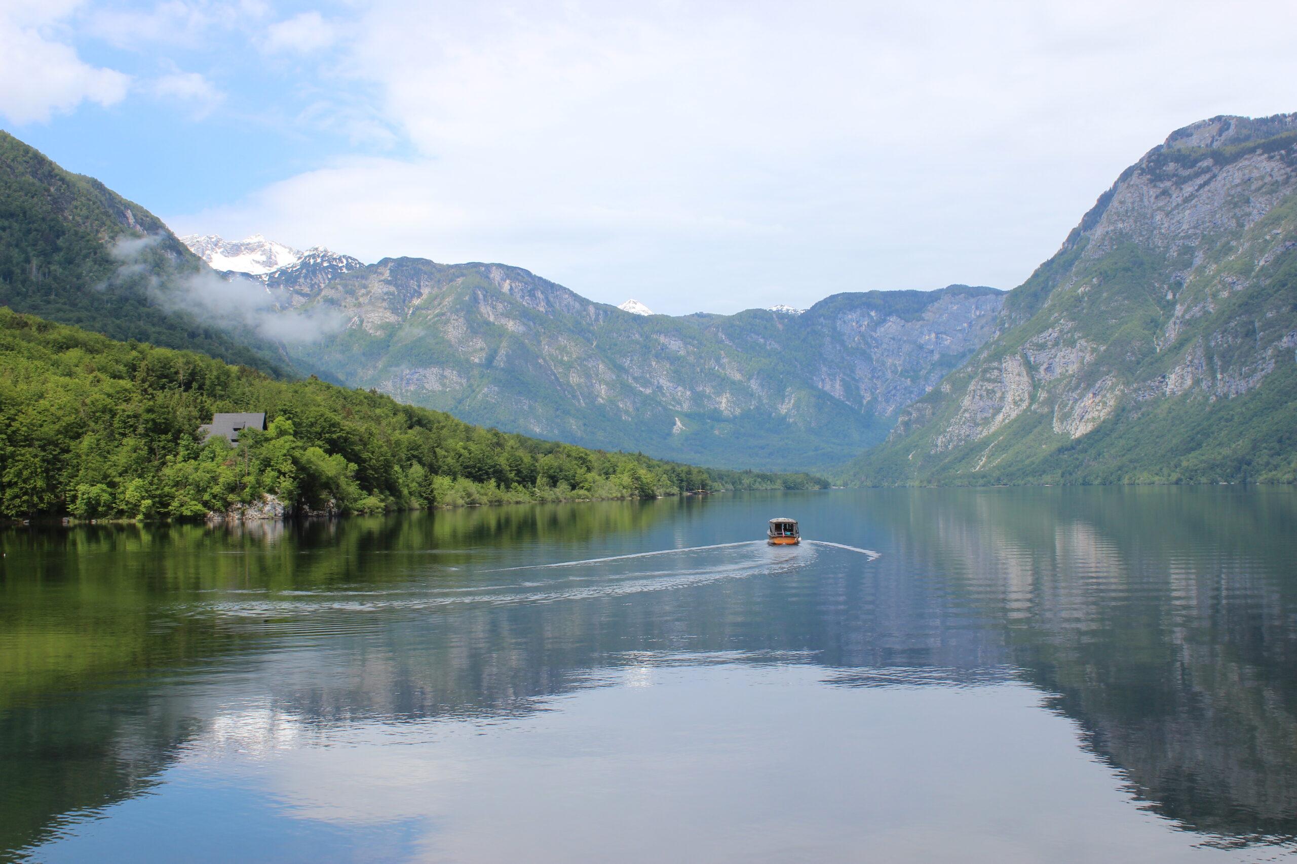 Bohinjské jezero, Julské Alpy