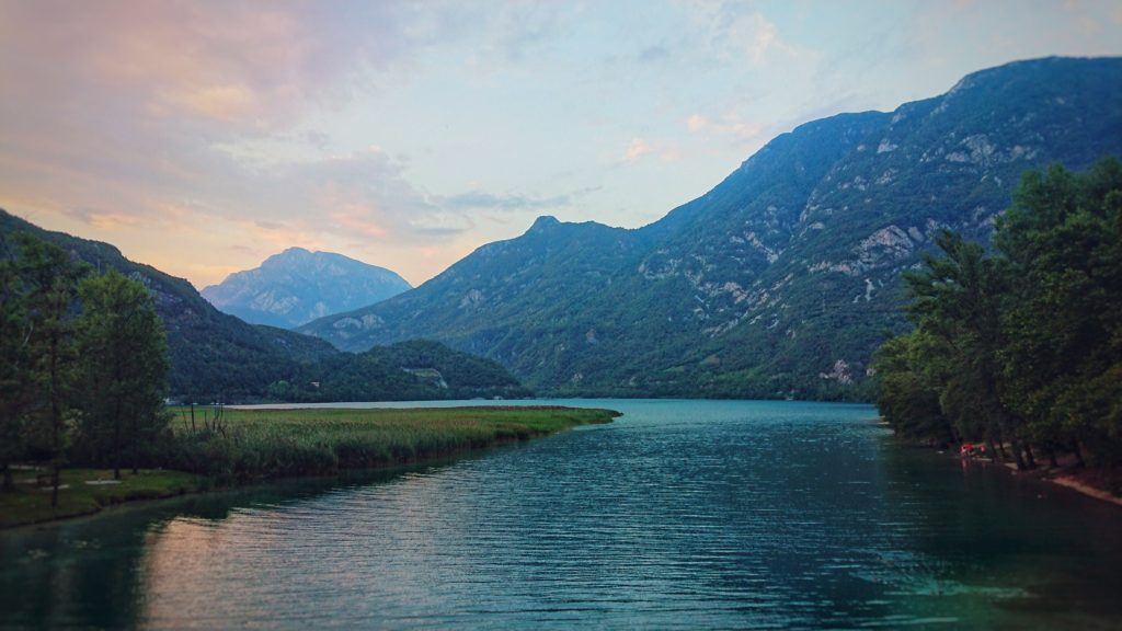 Lago di Cavazzo, Karnské Alpy, Itálie. Foto: Karolína Hornová